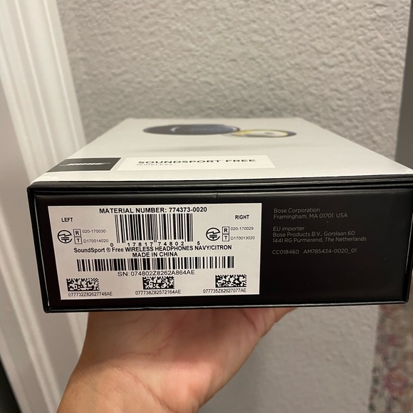 Bose Wireless Ear Phones - Picture 2 of 2